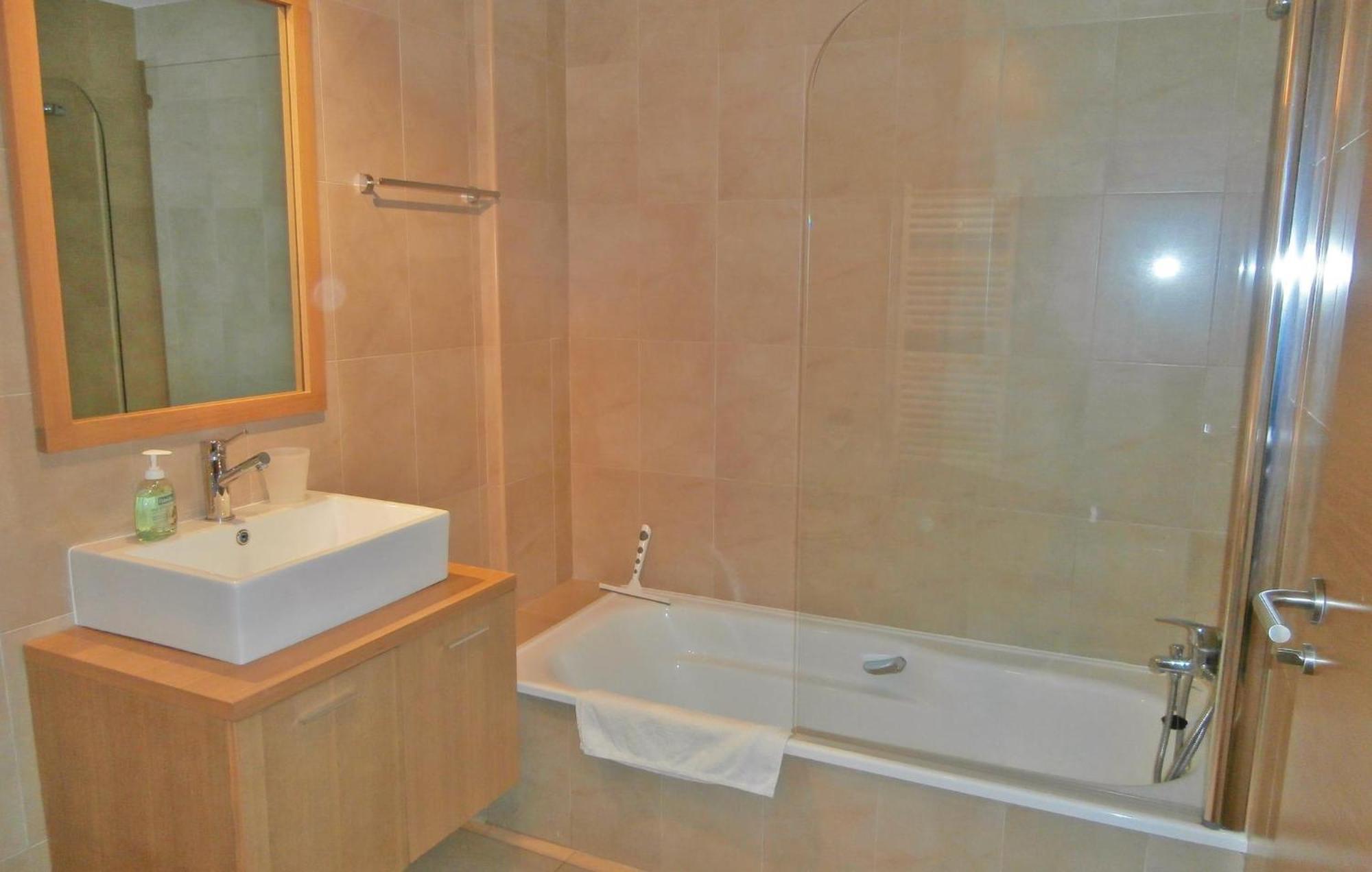 2 Bedroom Beautiful Apartment In 수끼나 외부 사진