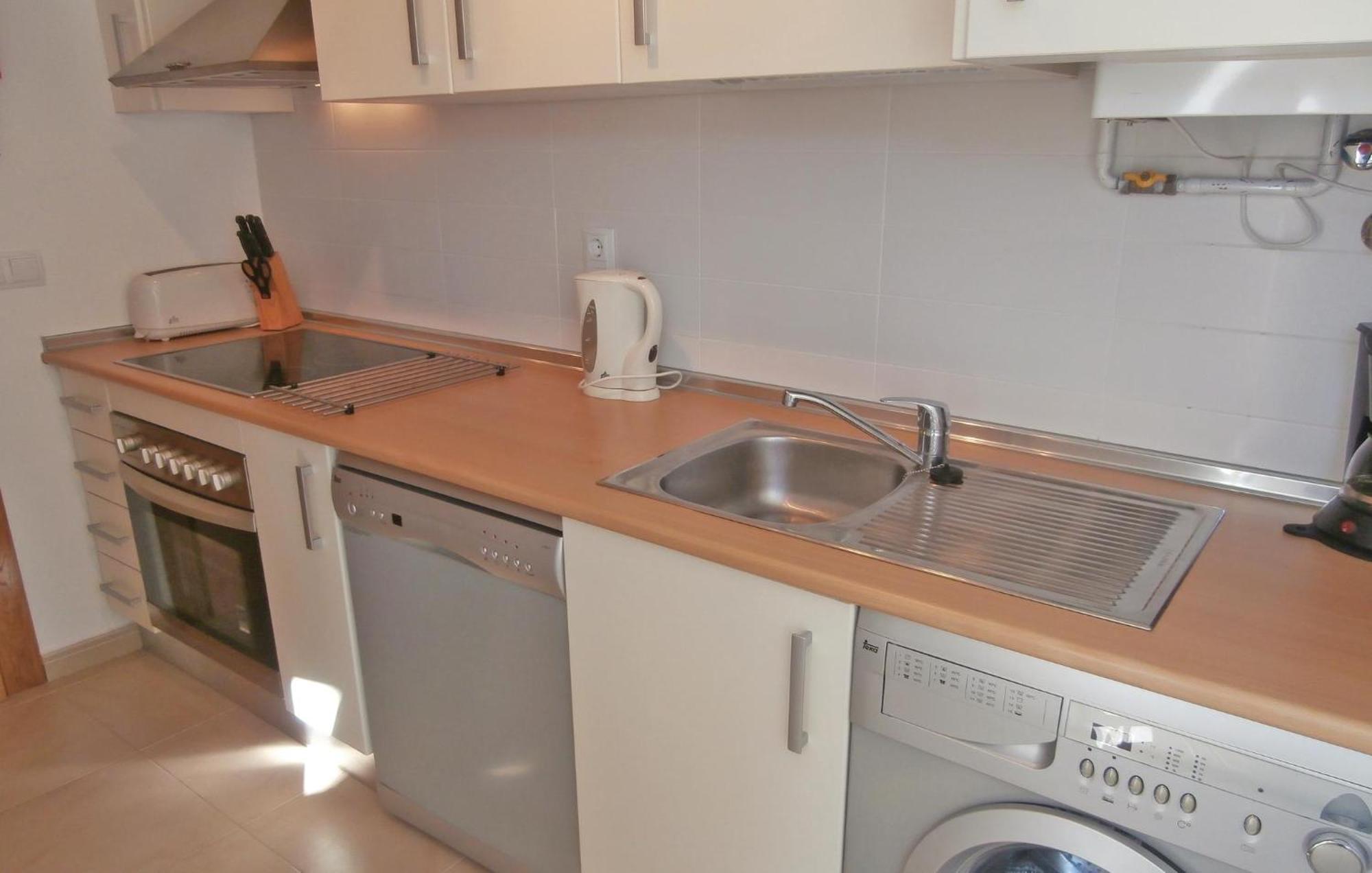 2 Bedroom Beautiful Apartment In 수끼나 외부 사진